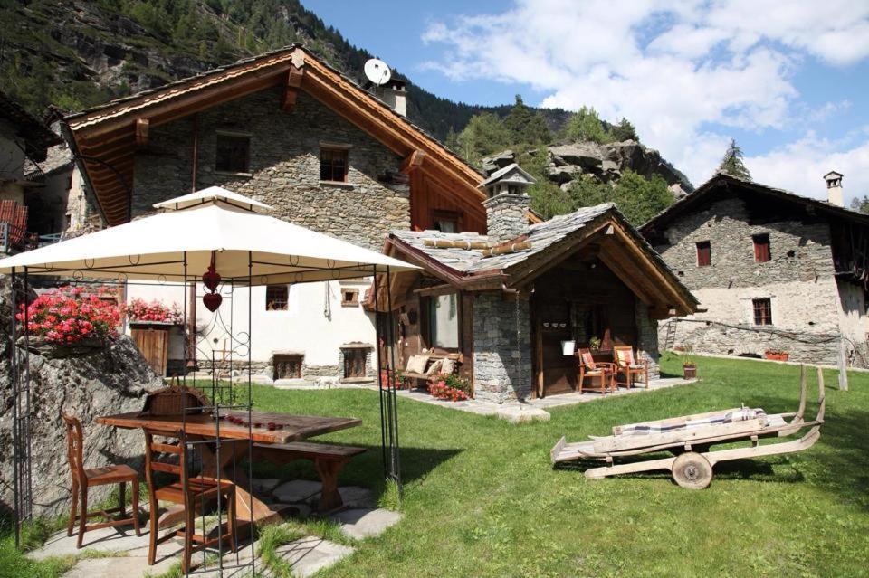 B&B Lo Djoua de Toueno Arvier Exterior foto